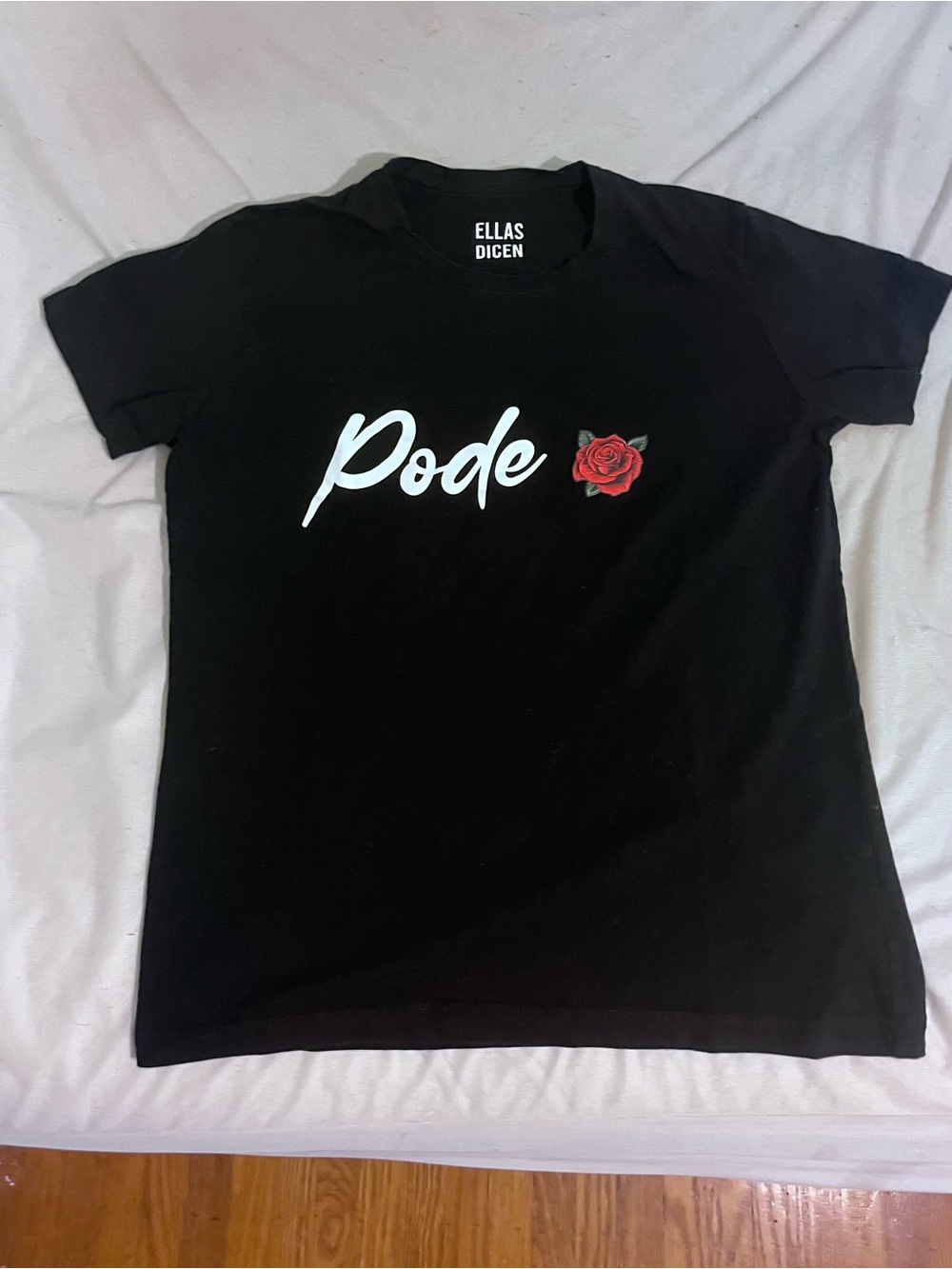 ELLAS DICEN "Pode" Black Tee with Red Rose